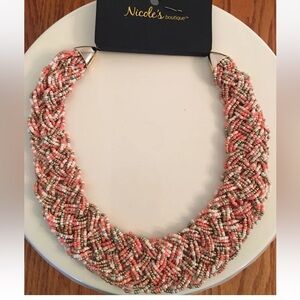 🌺 NEW Nicoles Boutique 17”Adjustable Collar Statement Necklace Coral/Cream/Gold